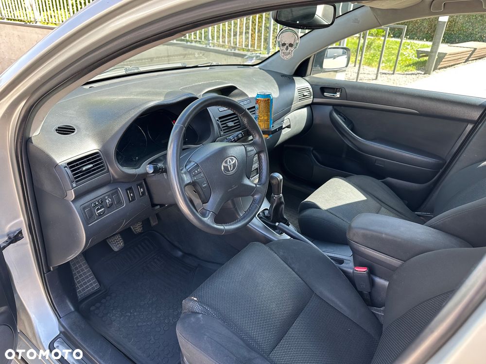 Toyota Avensis 2.0 D-4D Sol - 9