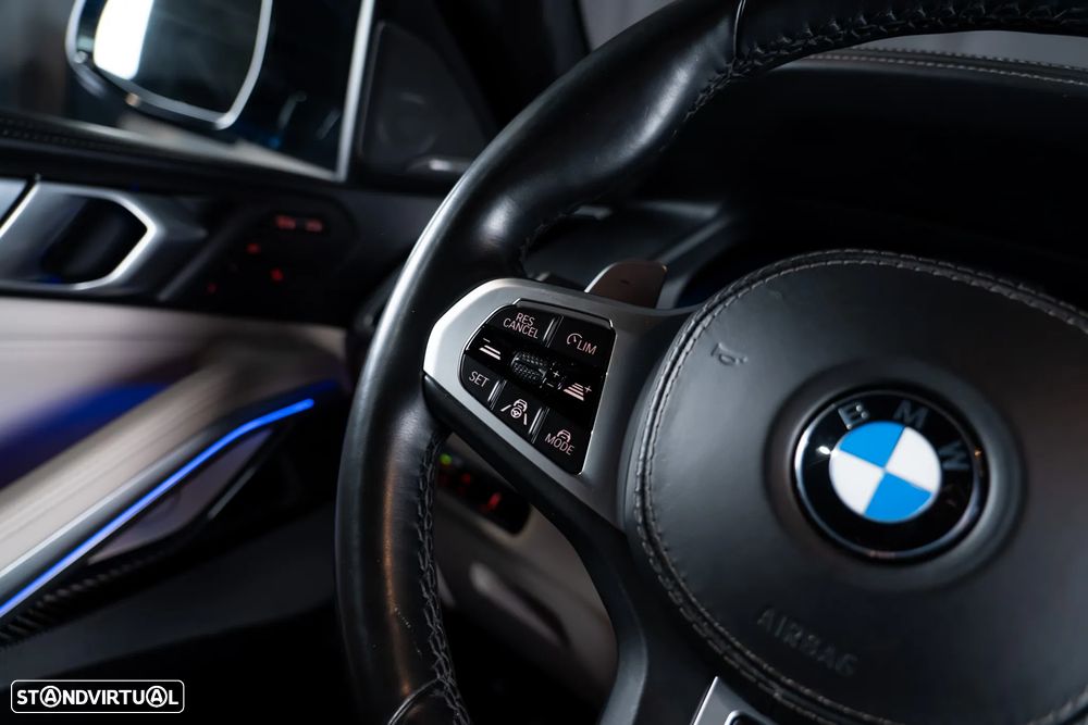 BMW X6 M50i - 12