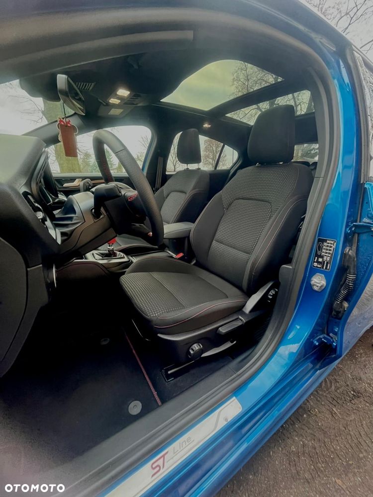 Ford Focus 1.0 EcoBoost ST-Line X - 22