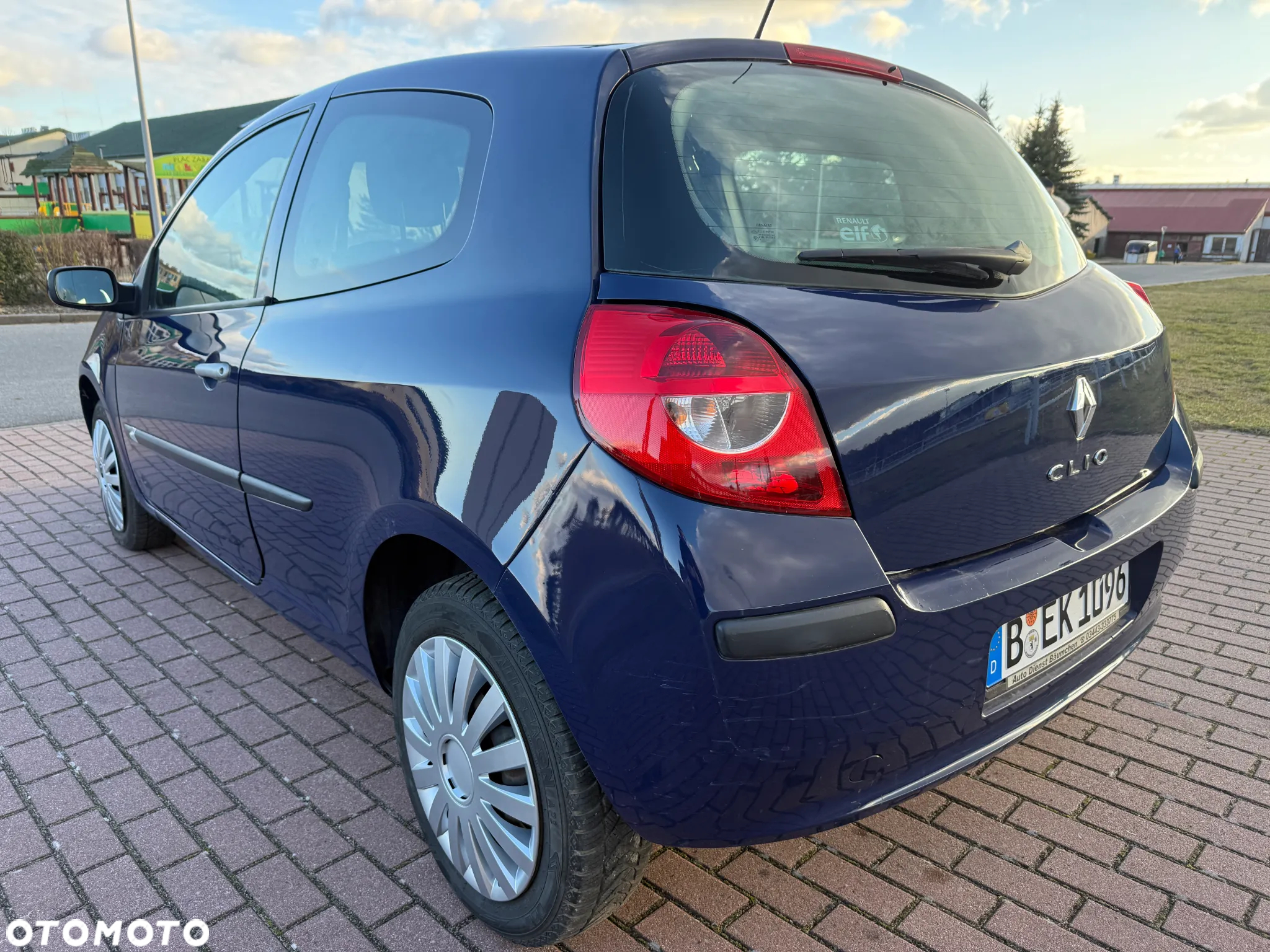 Renault Clio 1.2 16V Campus - 9