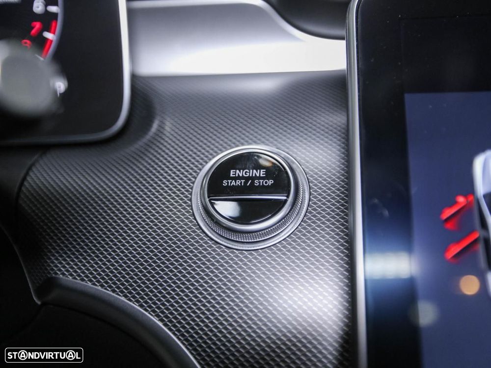 Mercedes-Benz C 300 e Avantgarde - 22