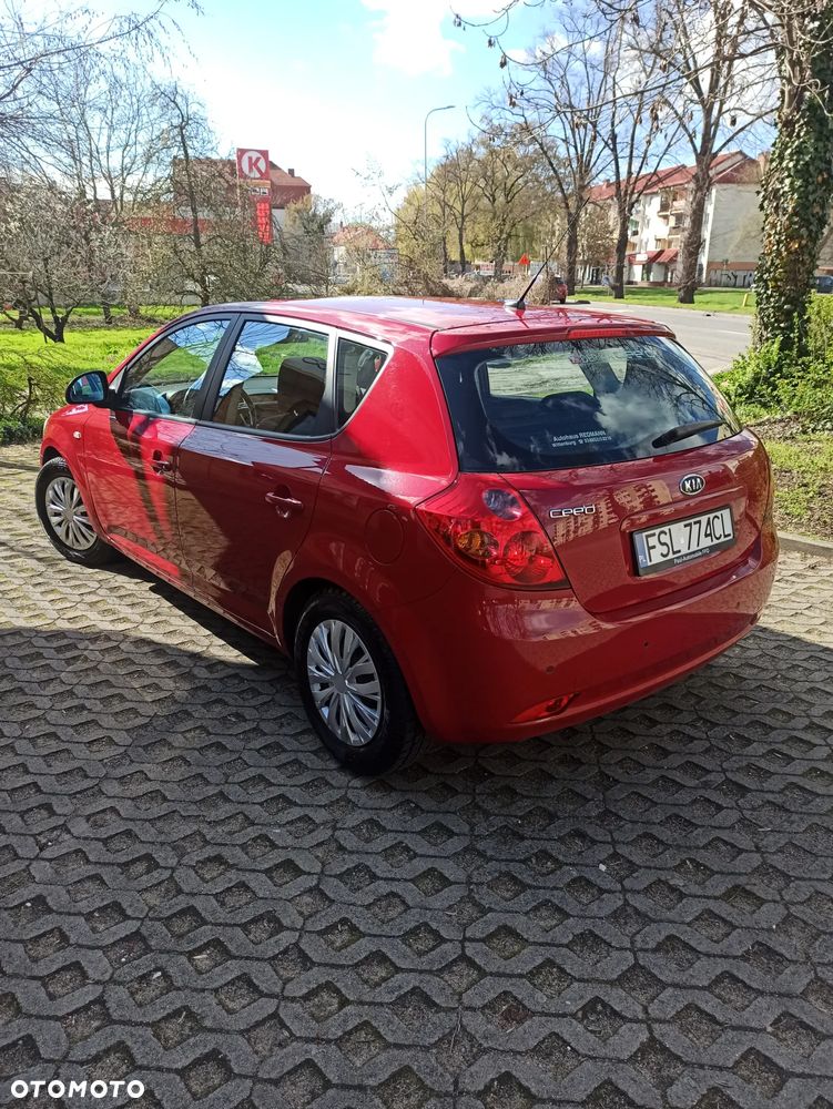 Kia Ceed - 5