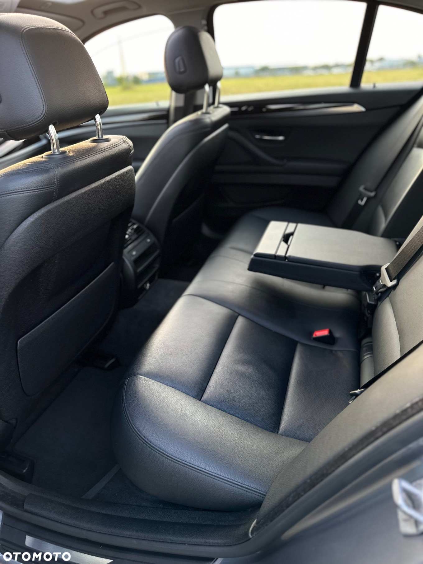 BMW Seria 5 528i xDrive - 16