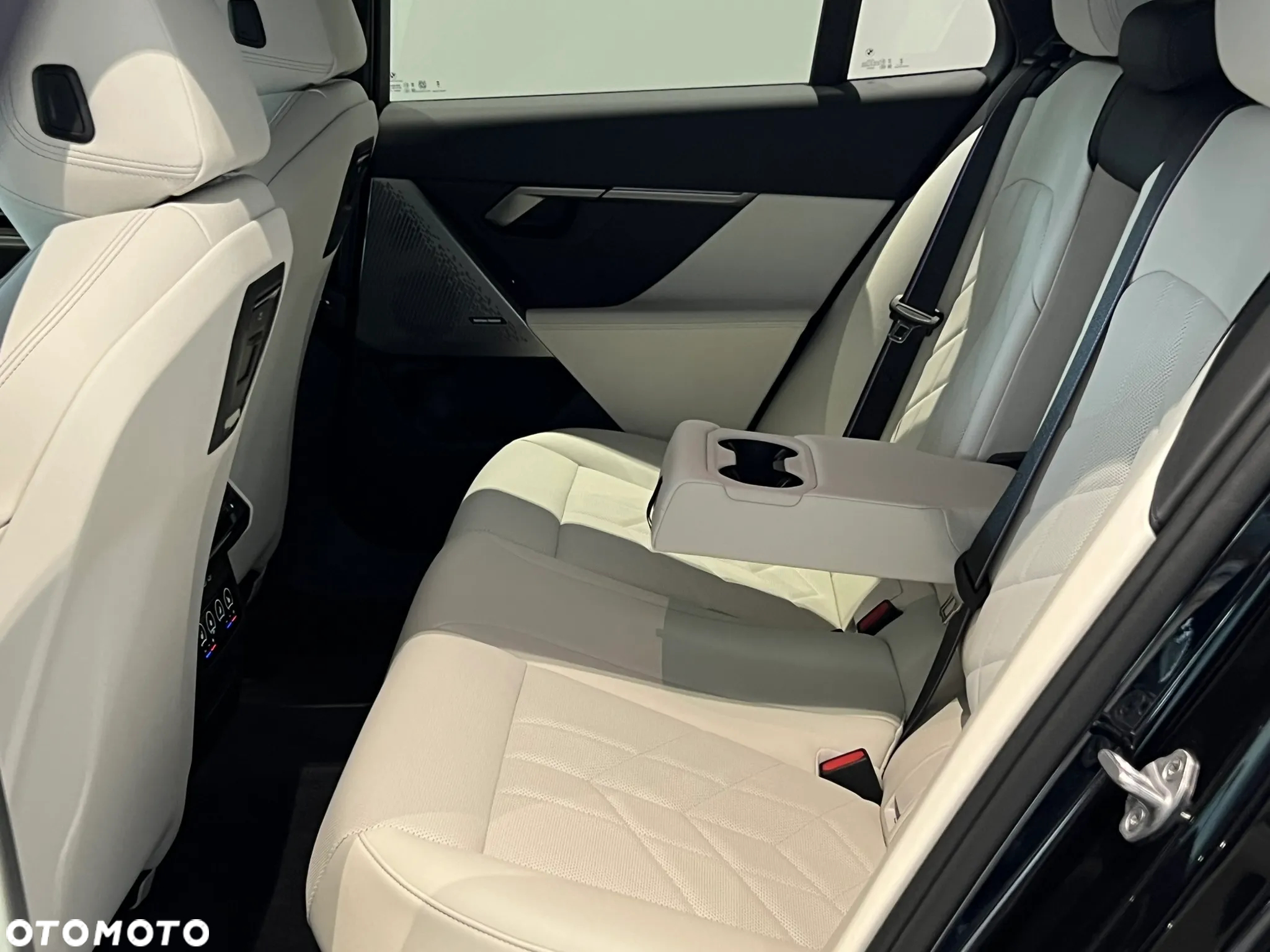 BMW Seria 5 530e xDrive PHEV M Sport - 25
