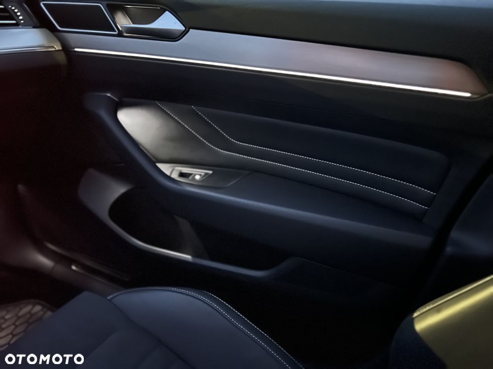 Volkswagen Passat 2.0 TDI Elegance DSG - 17