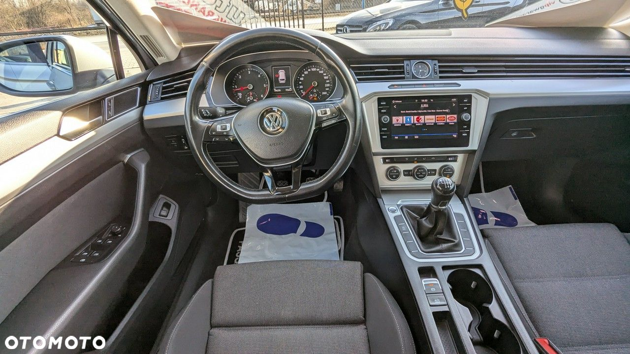 Volkswagen Passat - 23