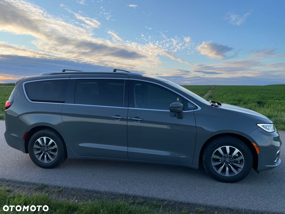 Chrysler Pacifica - 3