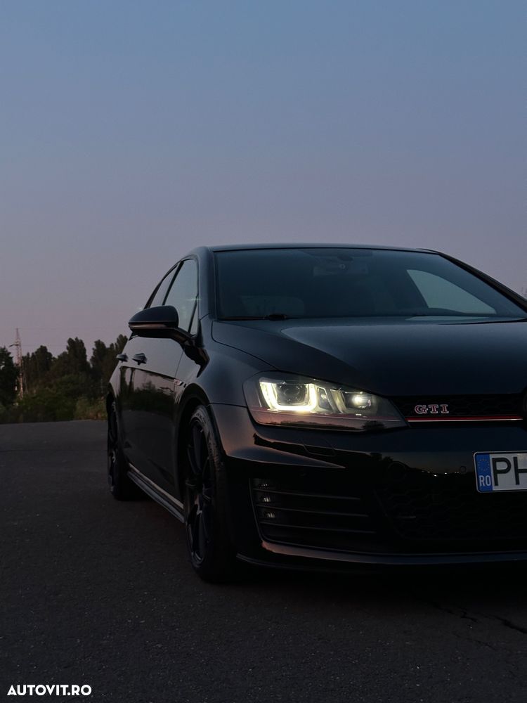 Volkswagen Golf 2.0 TSI BMT 4Mot DSG R - 17