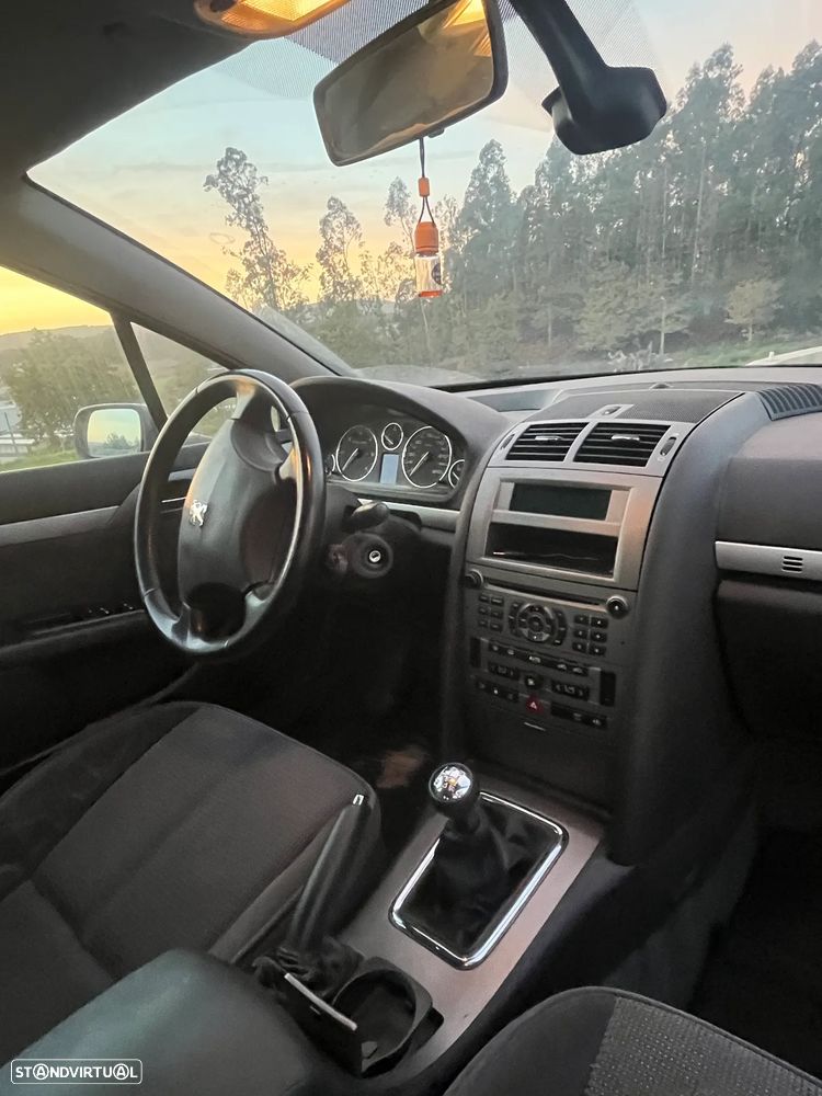 Peugeot 407 SW 1.6 HDi Premium - 12