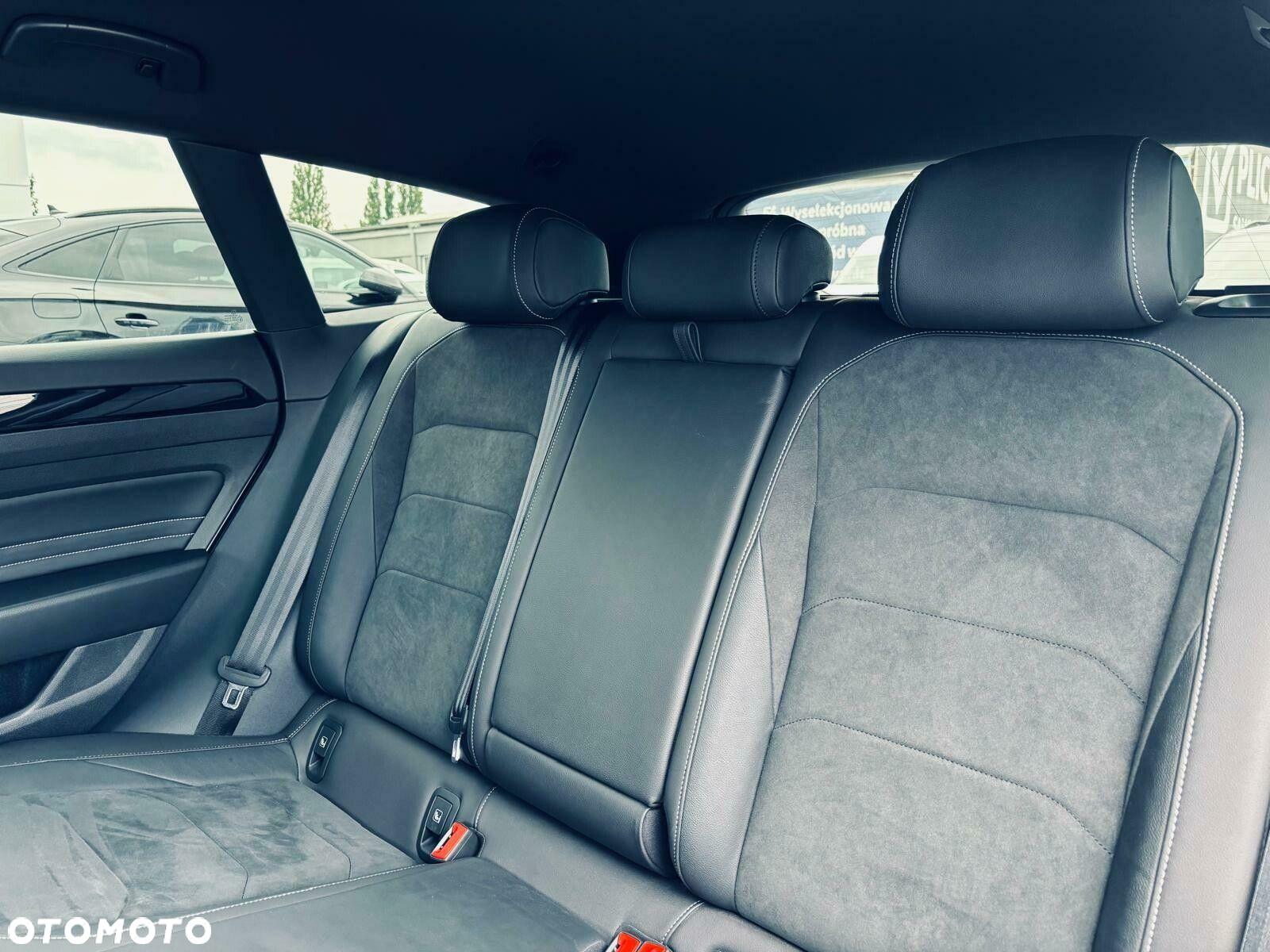 Volkswagen Arteon 2.0 TDI R-Line DSG - 19