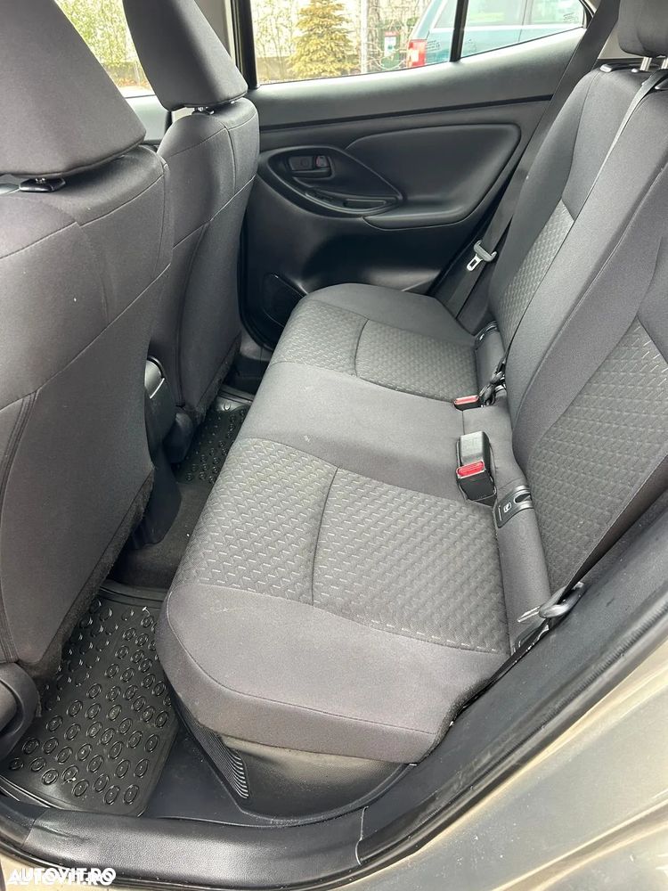 Toyota Yaris Cross 1.5 VVT-i HSD 116 4x2 HEV Business - 12