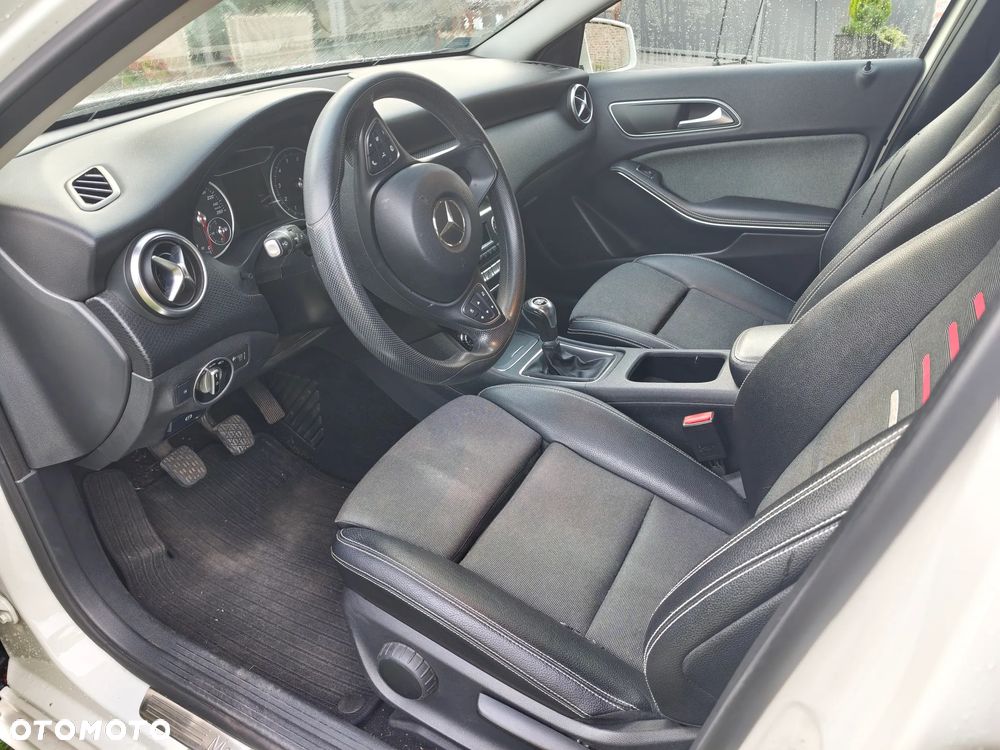 Mercedes-Benz Klasa A 180 BlueEfficiency Edition - 10