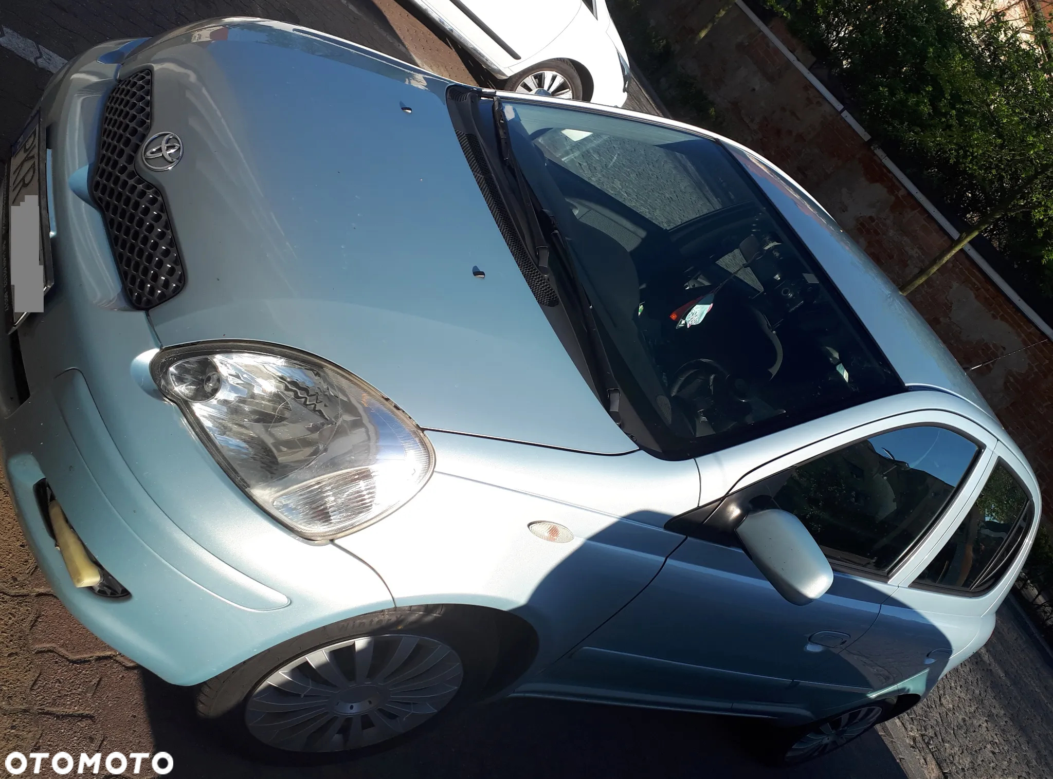 Toyota Yaris 1.3 - 10