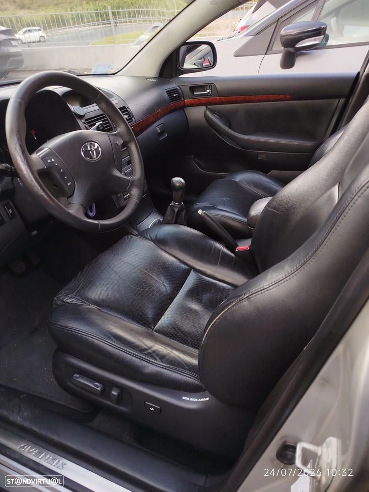 Toyota Avensis - 13