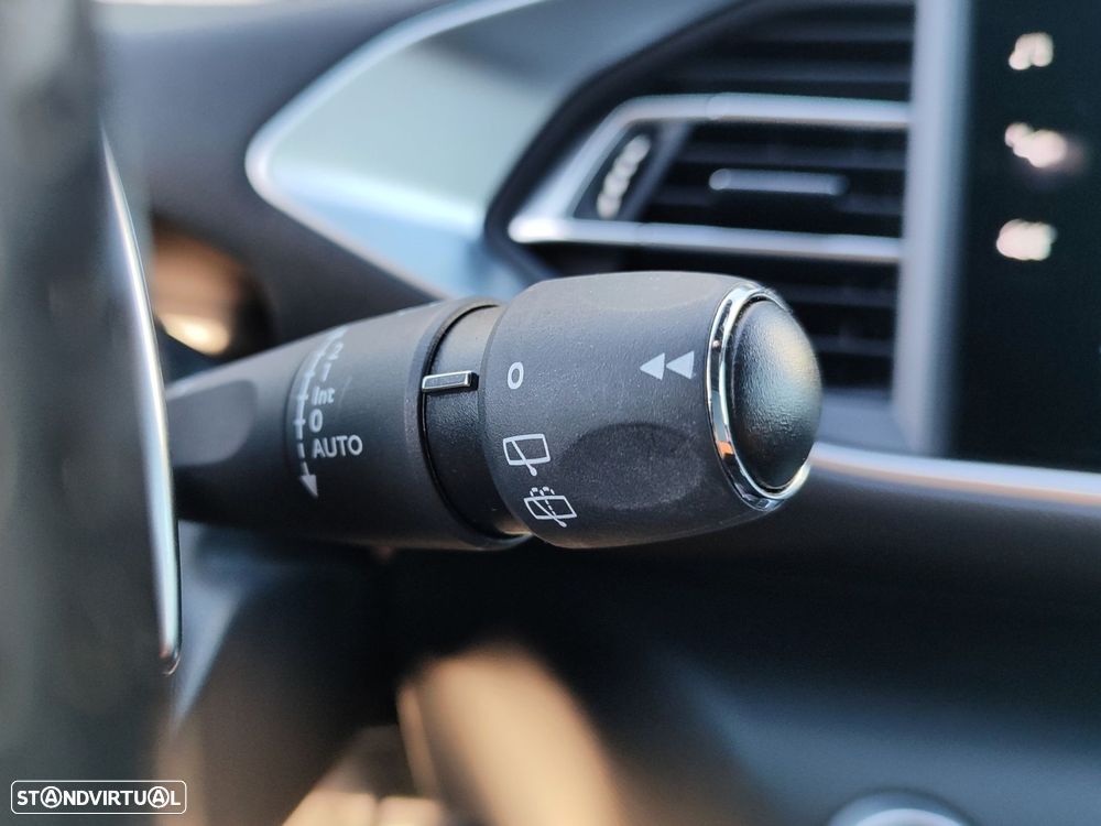 Peugeot 308 SW 1.5 BlueHDi GT EAT8 - 36