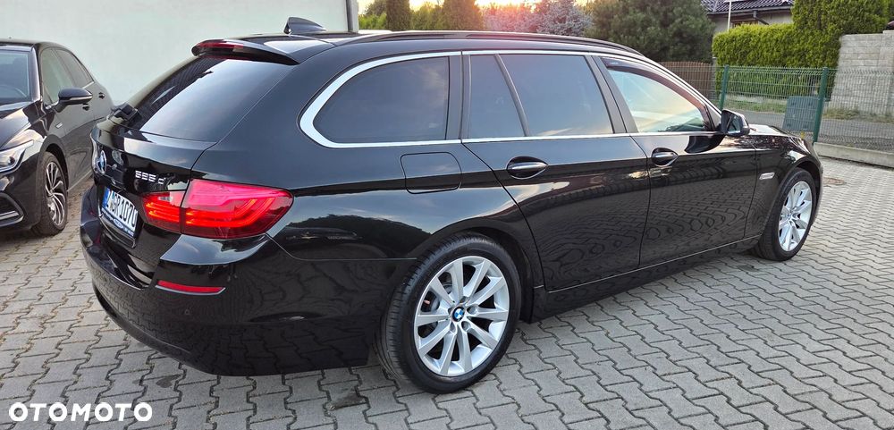 BMW Seria 5 525d Sport-Aut Luxury Line - 11