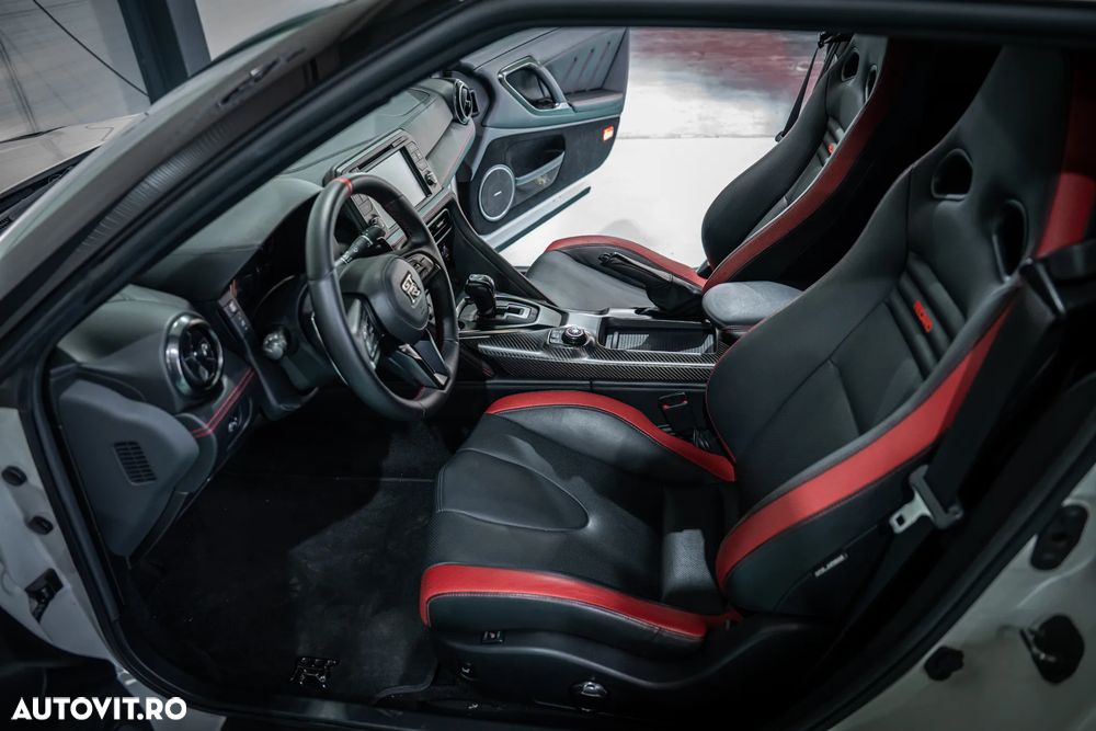 Nissan GT-R - 15