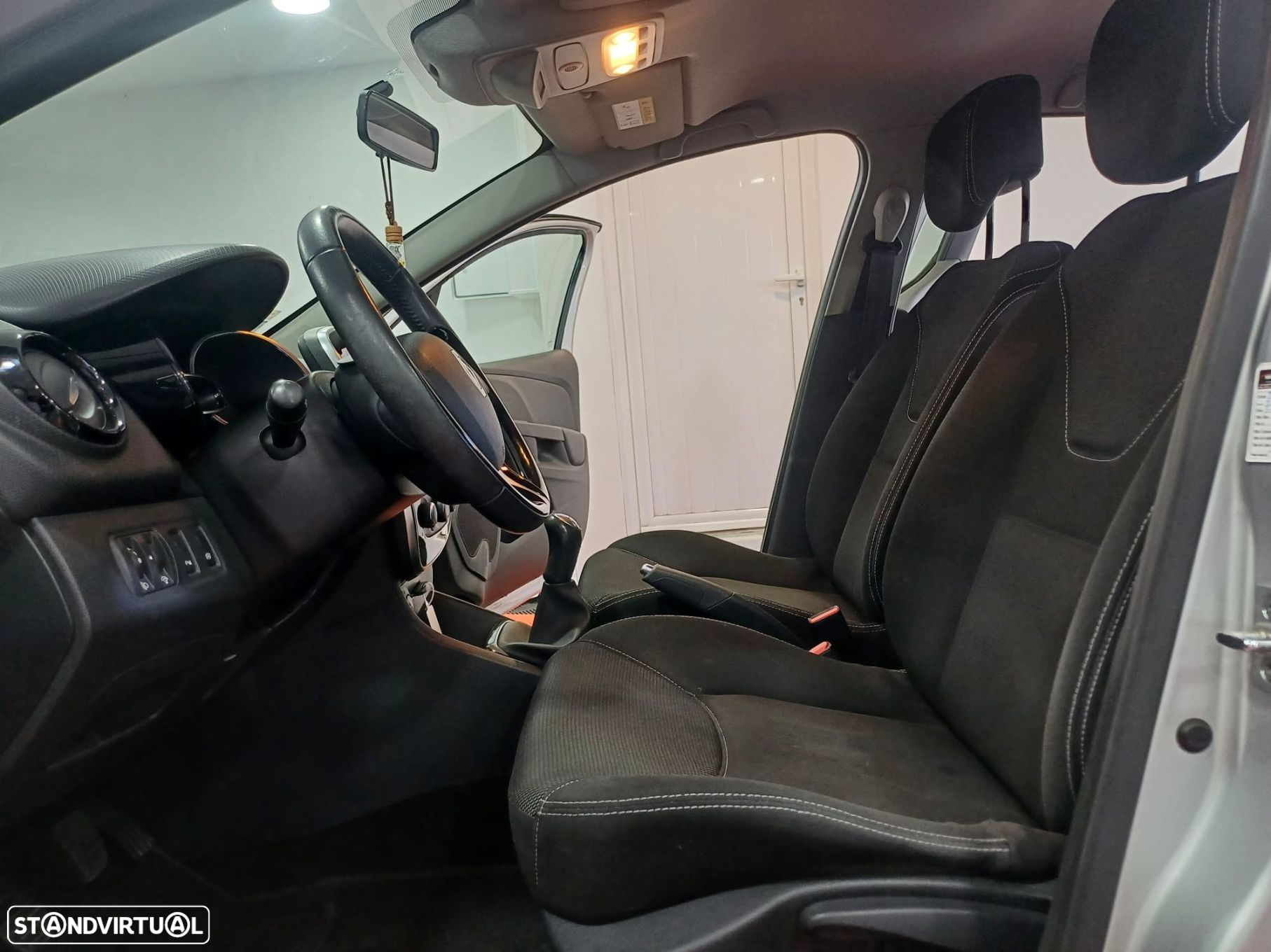 Renault Clio 1.5 dCi Limited - 11
