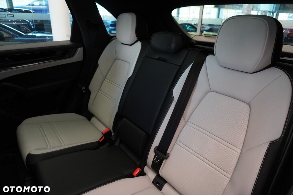 Porsche Cayenne - 29