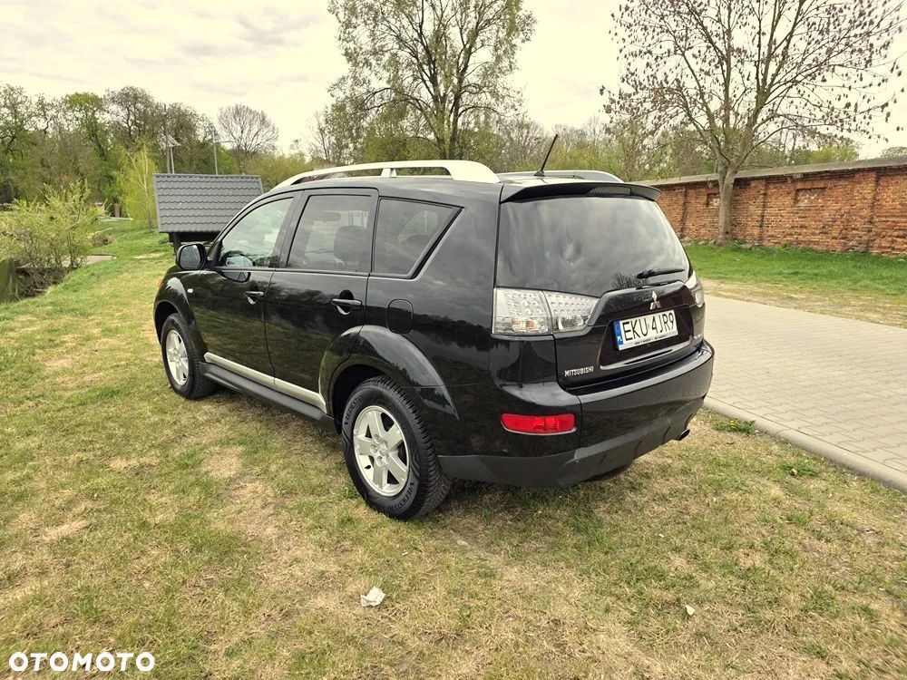 Mitsubishi Outlander 2.4 Intense - 18