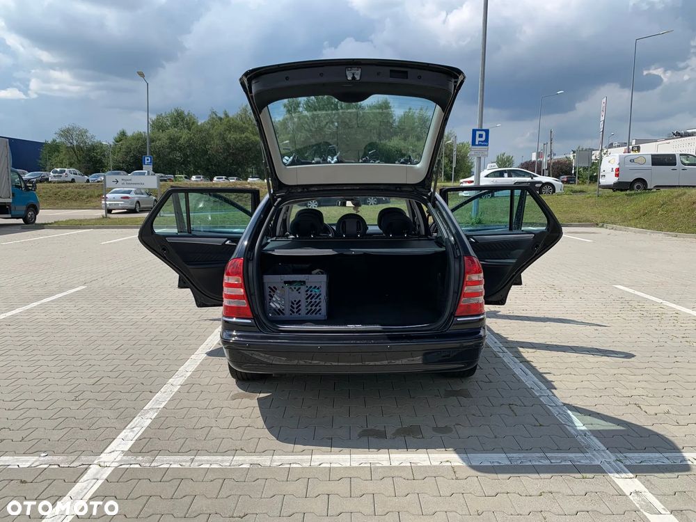 Mercedes-Benz Klasa C 350 T Avantgarde 4-Matic - 7