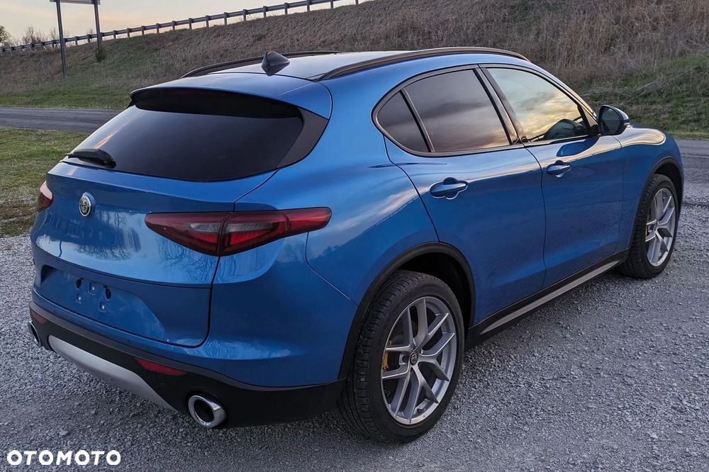 Alfa Romeo Stelvio 2.0 Turbo 16V AT8-Q4 Ti - 6