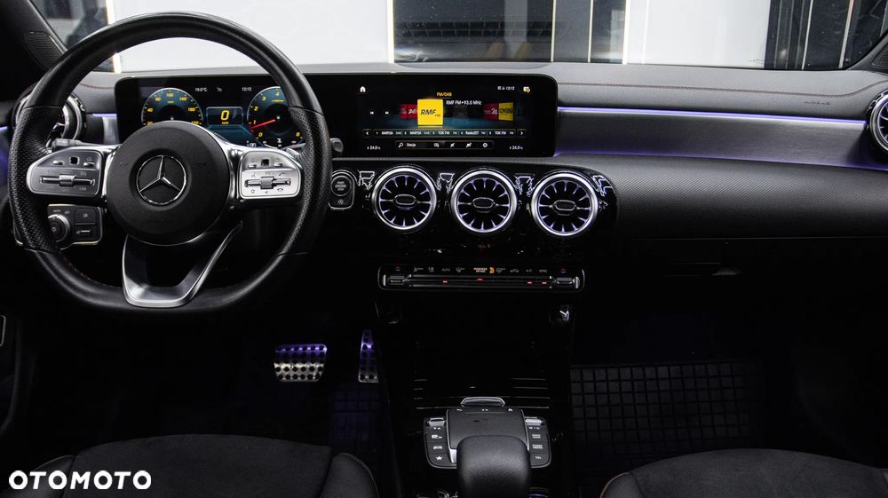 Mercedes-Benz CLA 250 4-Matic AMG Line 7G-DCT - 20