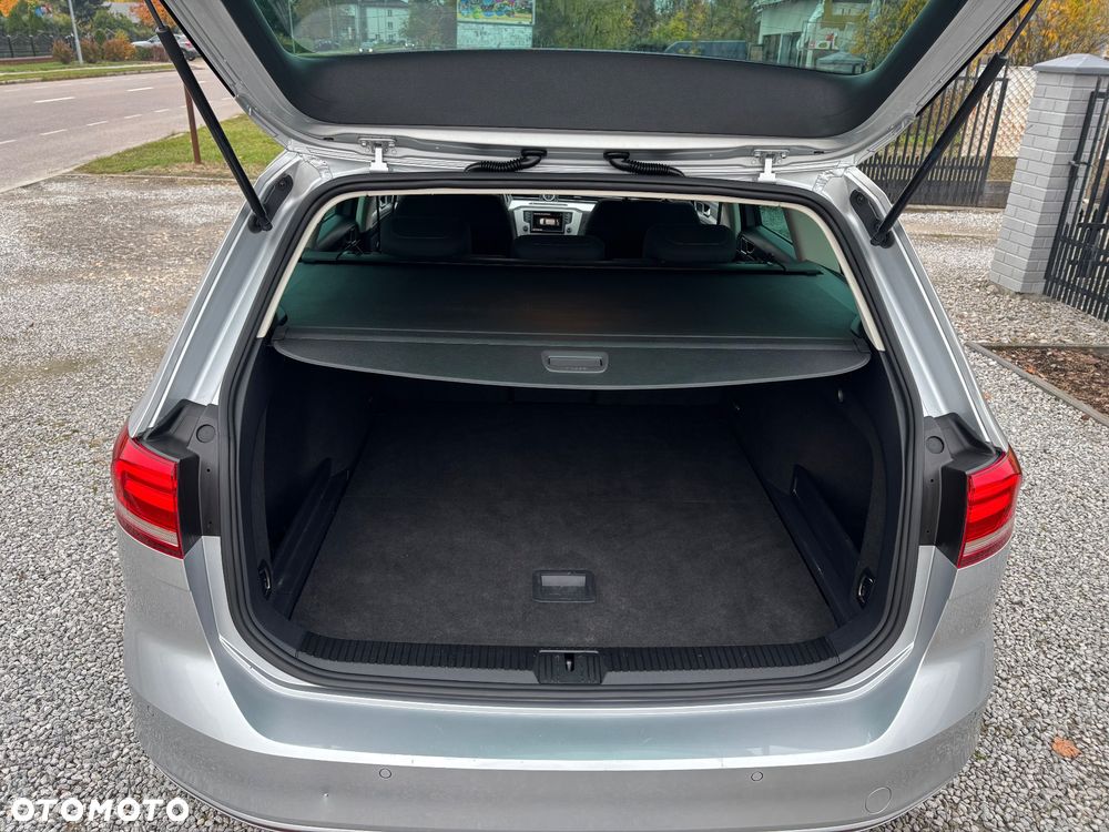 Volkswagen Passat - 23
