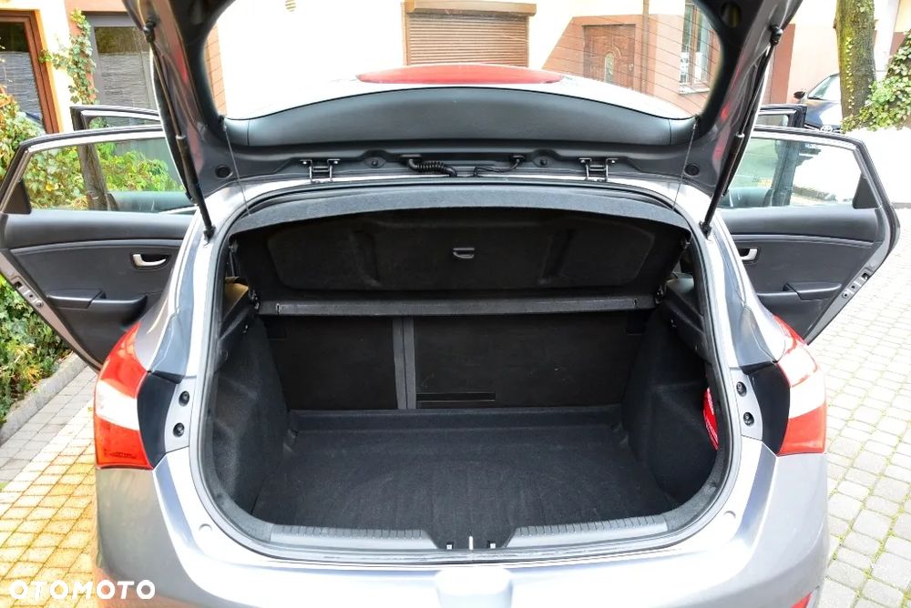 Hyundai i30 1.4 Comfort - 12