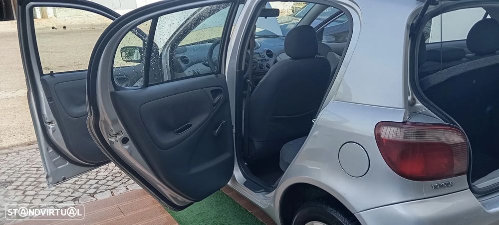 Toyota Yaris 1.0 Terra DA+ABS+CD+AC - 11