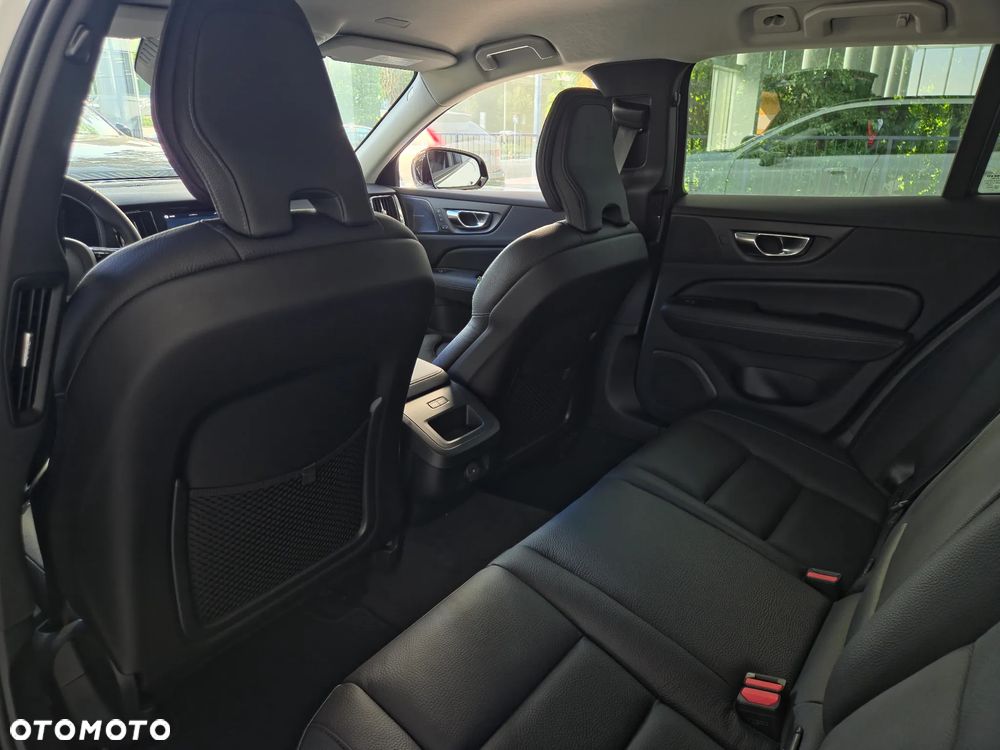 Volvo V60 B4 B Plus Dark - 10