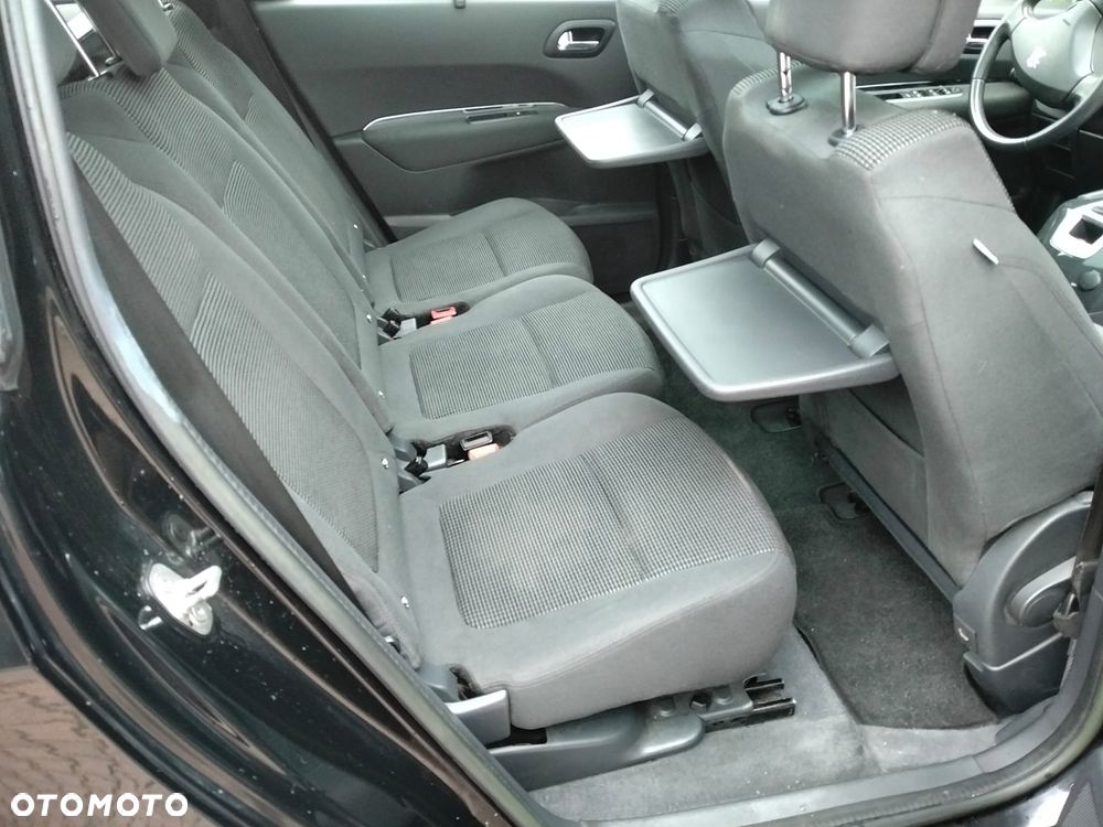 Peugeot 5008 - 16