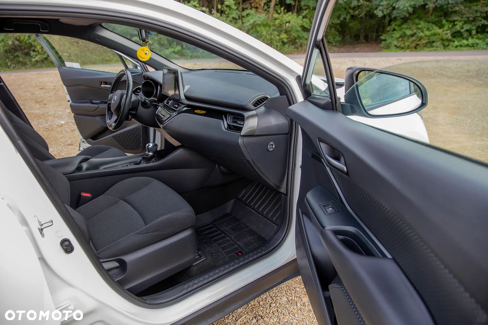 Toyota C-HR ver-1-8-hybrid-prestige - 12