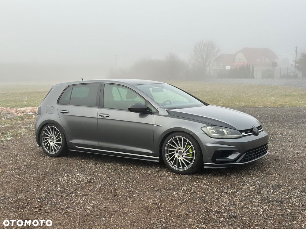 Volkswagen Golf - 22