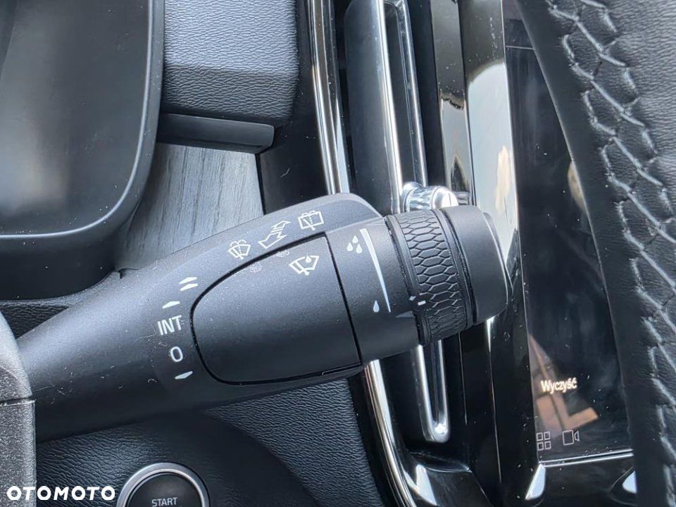 Volvo XC 40 - 25