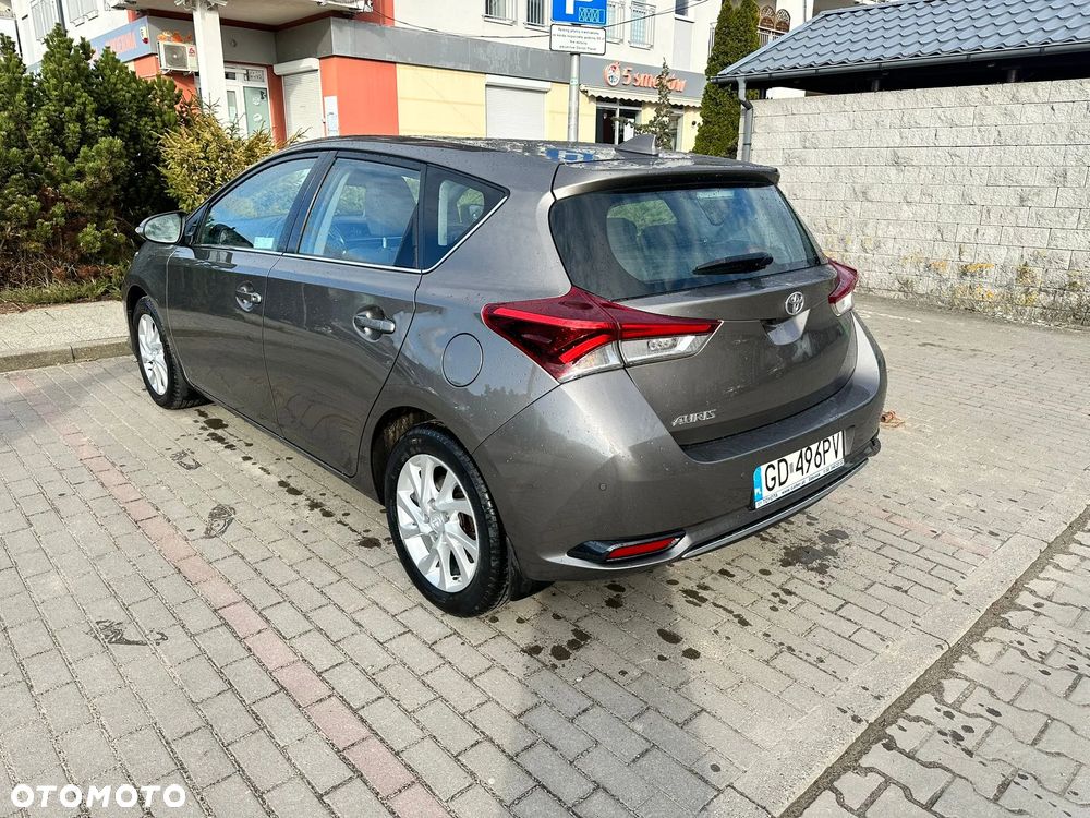 Toyota Auris 1.6 Selection - 7