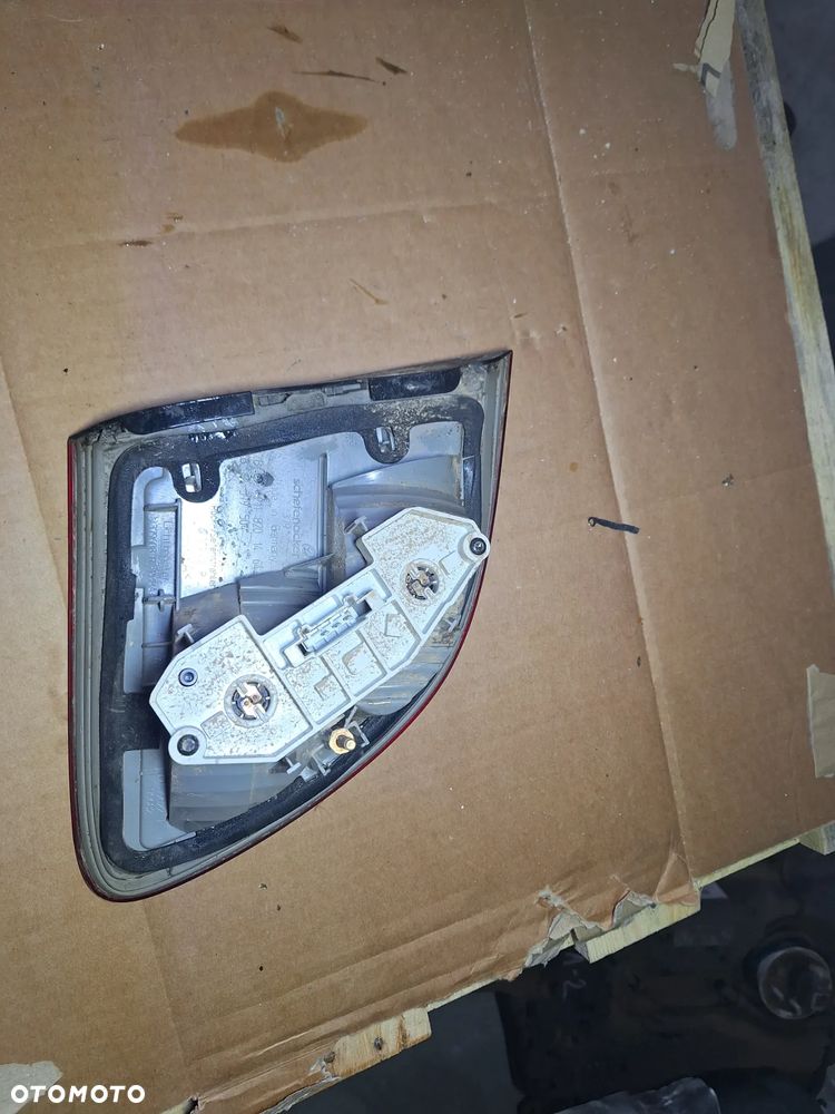 lampa prawa tył klapy  MERCEDES W211 KOMBI - 8