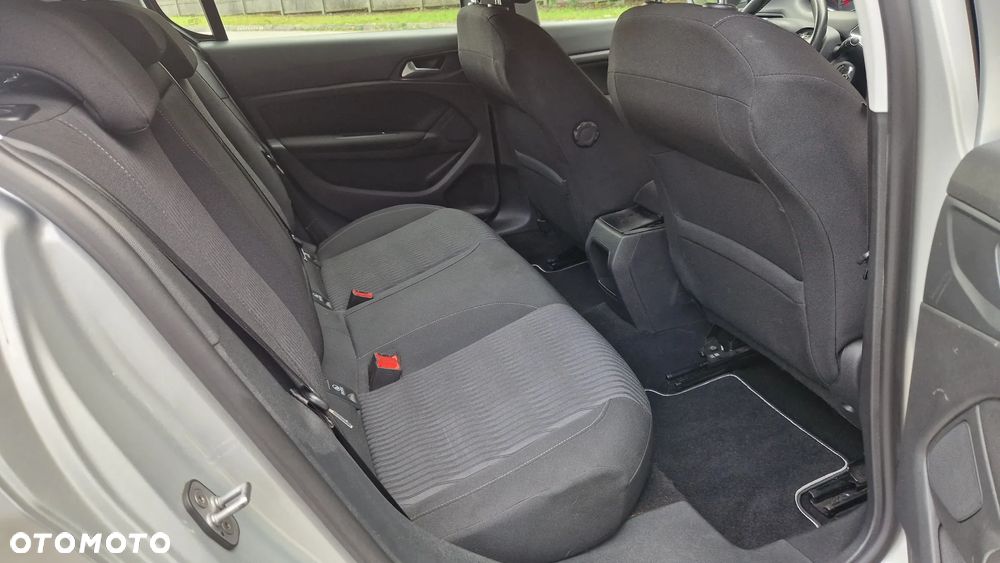 Peugeot 308 1.6 e-HDi Allure S&S - 12