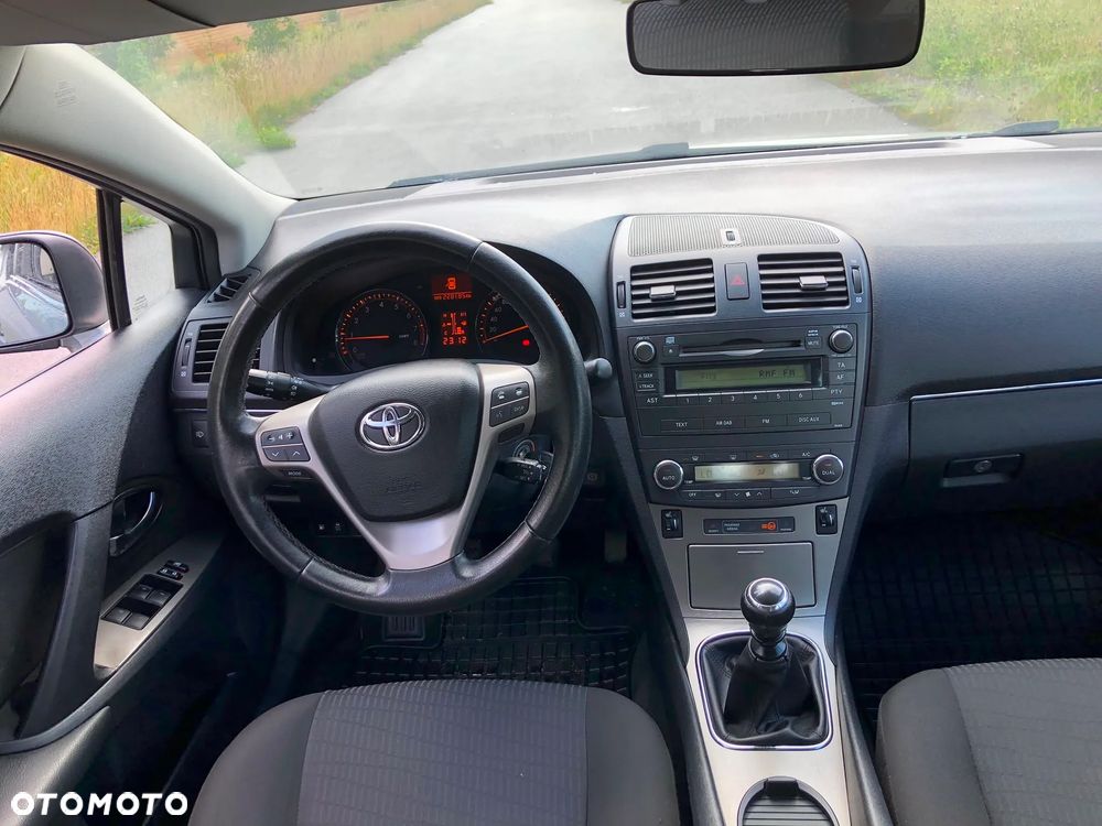 Toyota Avensis 1.8 Active - 16