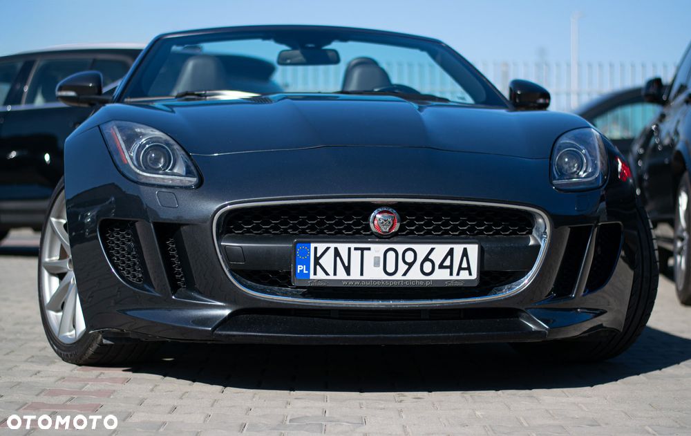 Jaguar F-Type R-Dynamic - 40