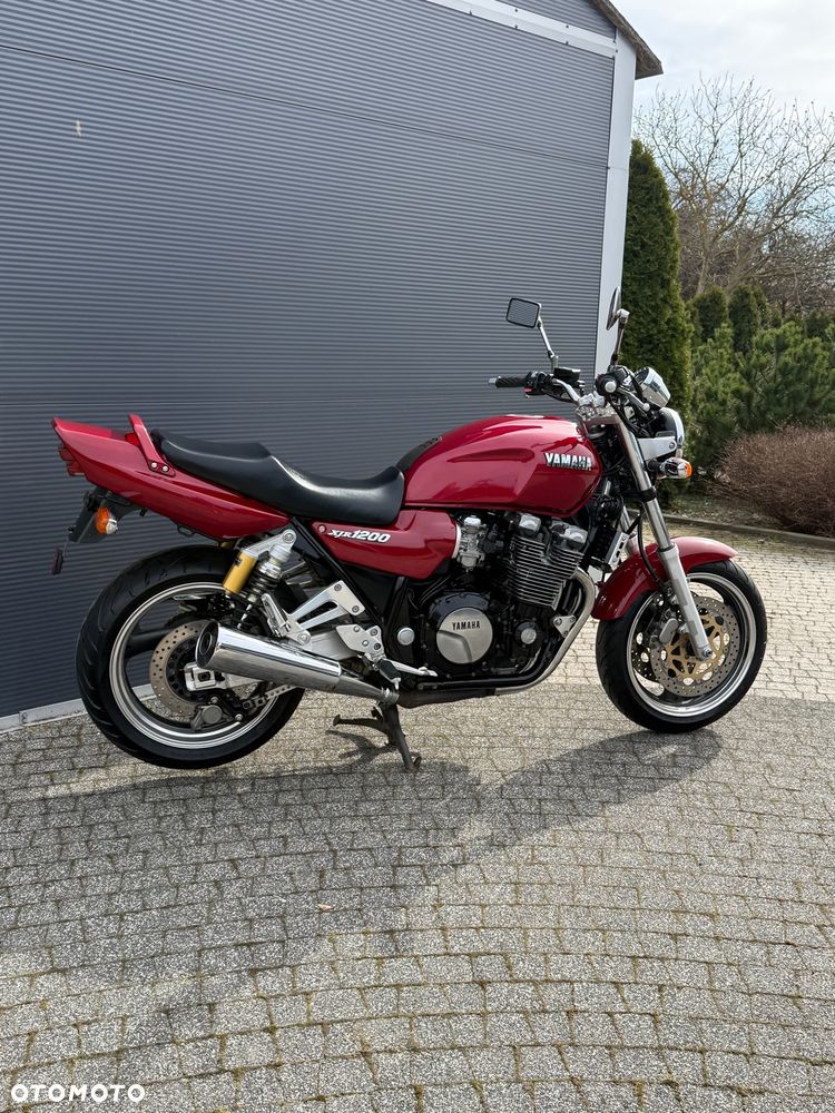 Yamaha XJR - 3