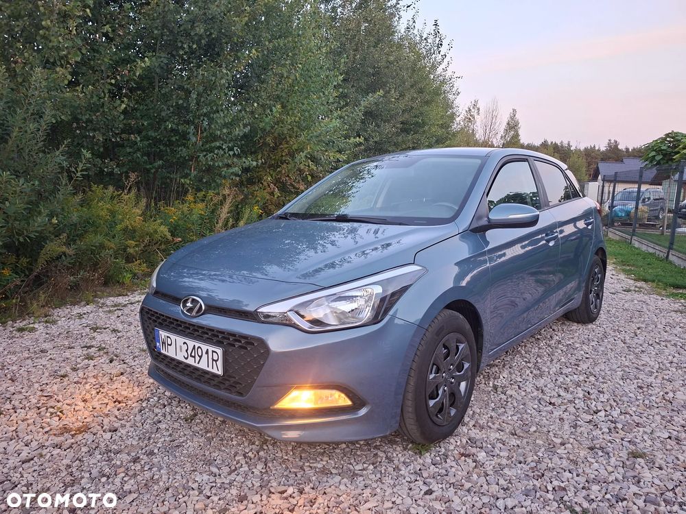 Hyundai i20 blue 1.2 Trend - 10