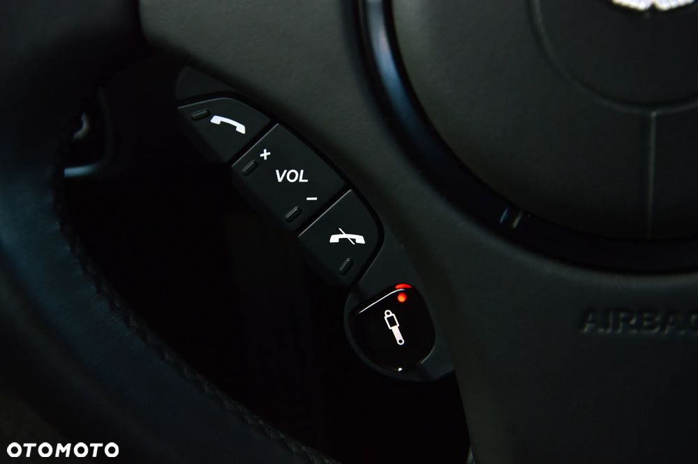 Aston Martin V12 Vanquish - 35