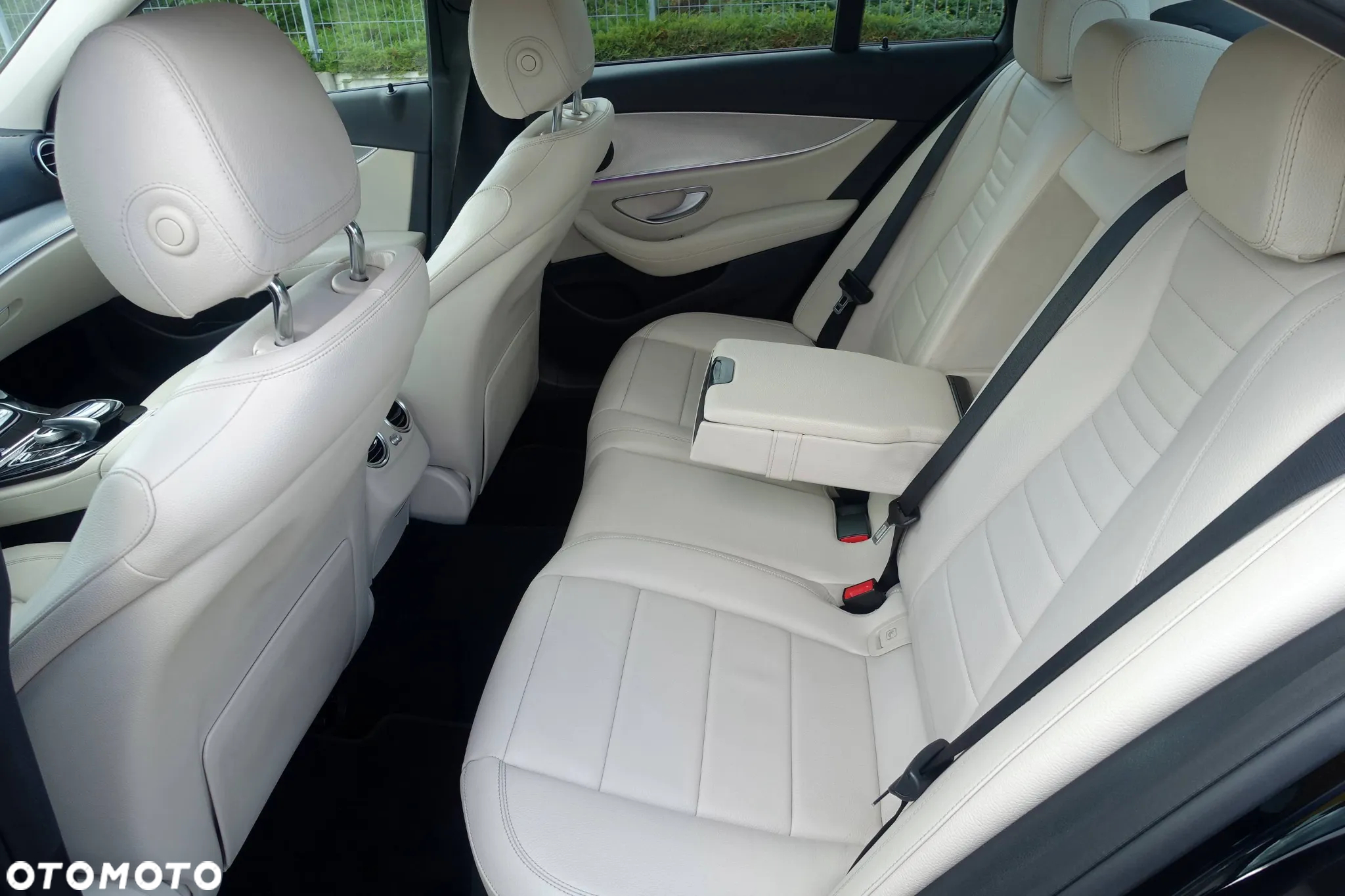 Mercedes-Benz Klasa E 220 d 4-Matic 9G-TRONIC - 15