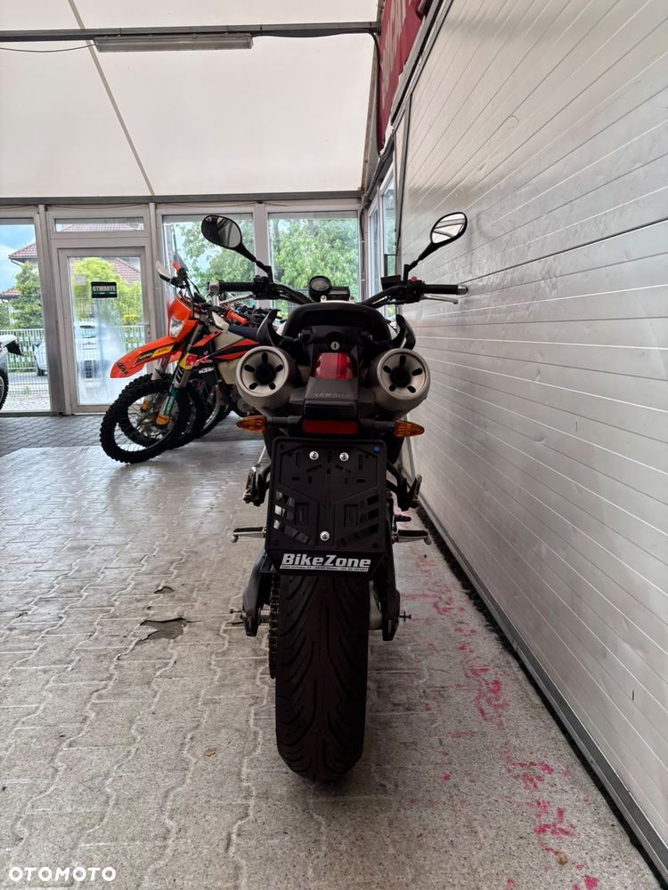 Yamaha MT - 27