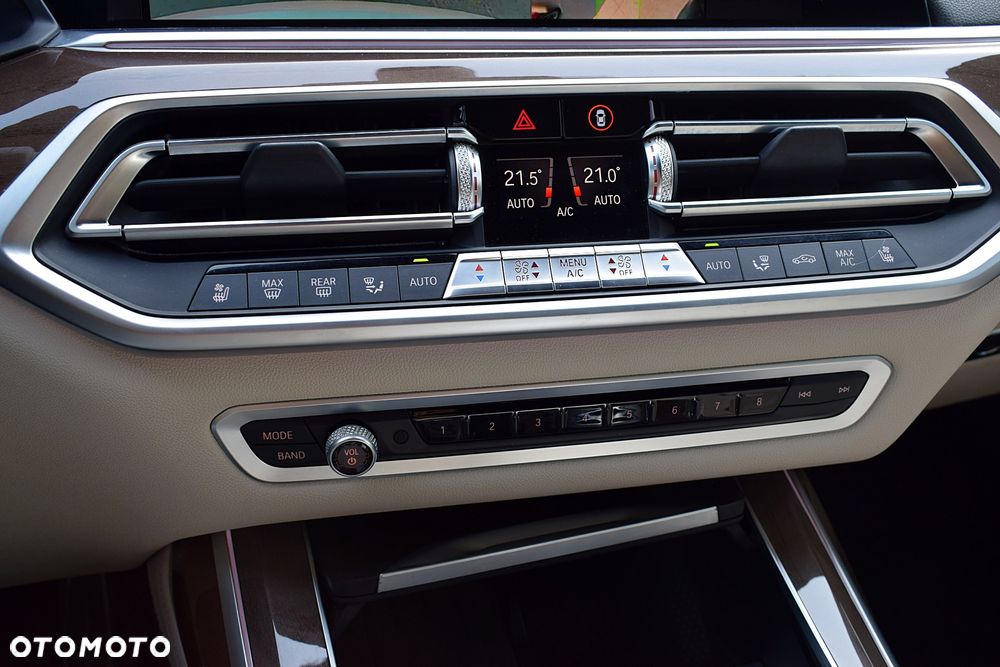 BMW X7 M50i - 16