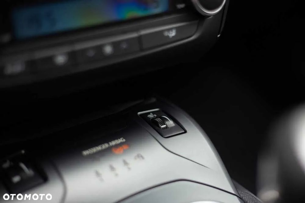 Toyota Avensis 2.0 D-4D Selection - 21