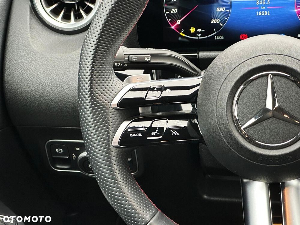 Mercedes-Benz GLA - 10