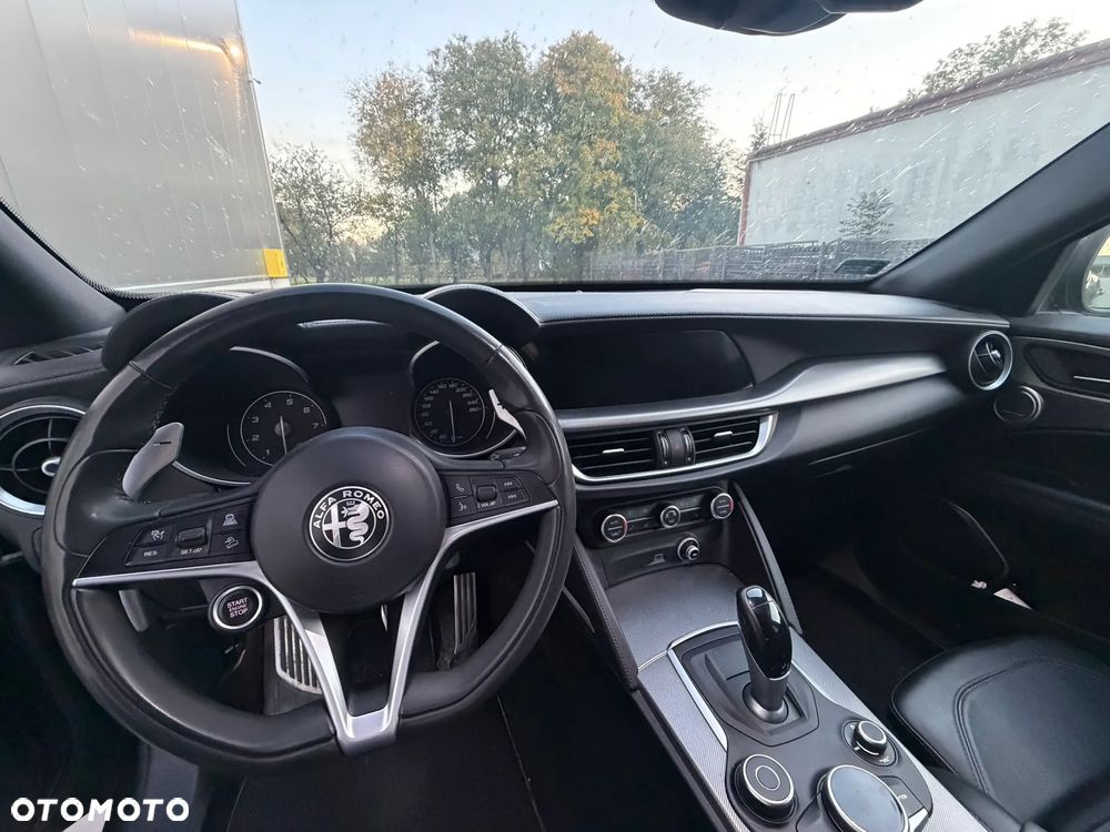 Alfa Romeo Stelvio - 7