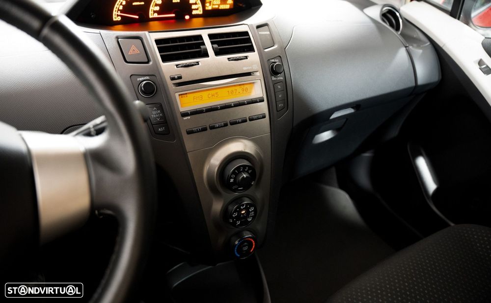 Toyota Yaris 1.0 VVT-i Sol+AC - 5